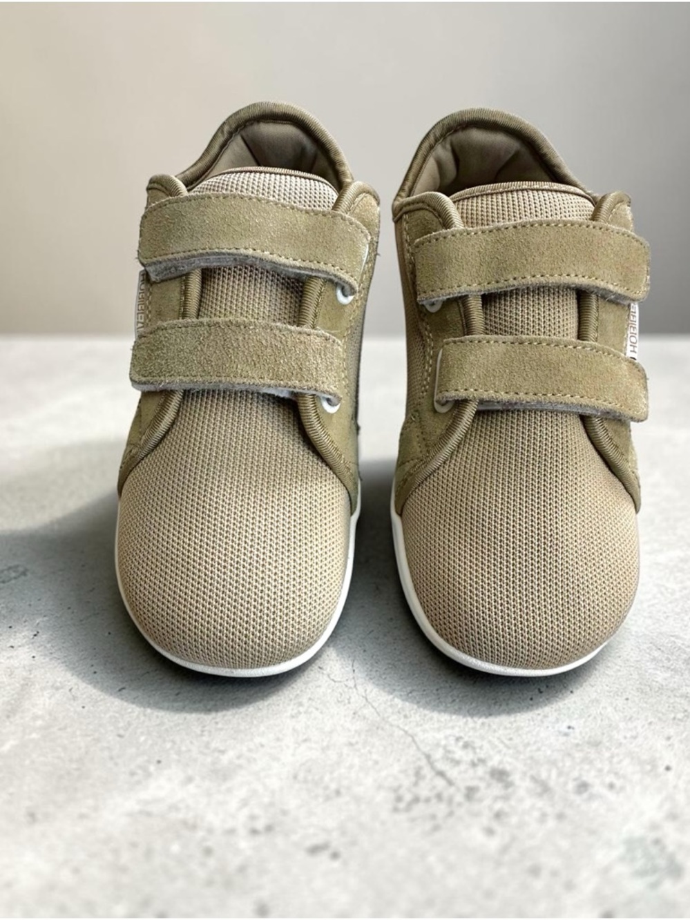 NIB Hobibear Kids Bugle Barefoot Wide Shoes 35 / 3 Khaki/Brown Velcro
